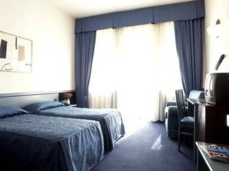 **  Florida Rooms - Comfort Hotel Rome Italy